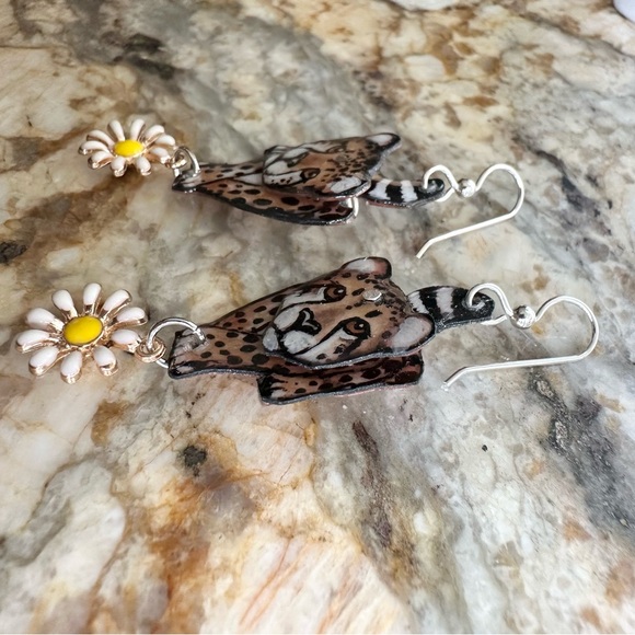 Tiny Cheetah earrings hand Painted with Daisy, charm sterling wires - Picture 5 of 5